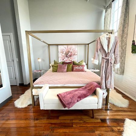 2Br 2Br Le Chateau 505 Lux Penthouse In A Historic Building أوتيكا المظهر الخارجي الصورة