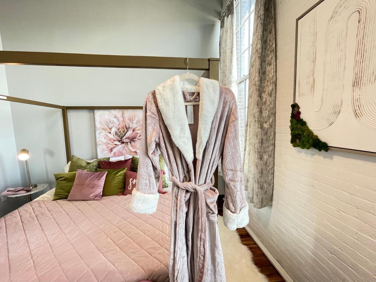 2Br 2Br Le Chateau 505 Lux Penthouse In A Historic Building أوتيكا المظهر الخارجي الصورة